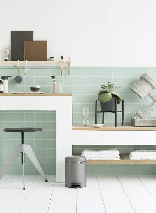 brabantia Platinum , 3 L : Brabantia Pedal Bin newIcon with Plastic Inner Bucket, 3 Litre - Platinum - Image 4